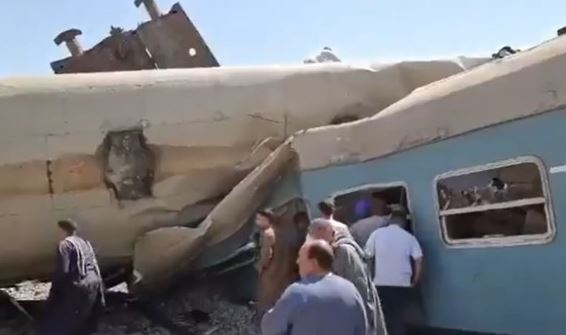 Най малко 32 души са загинали а 66 са били ранени